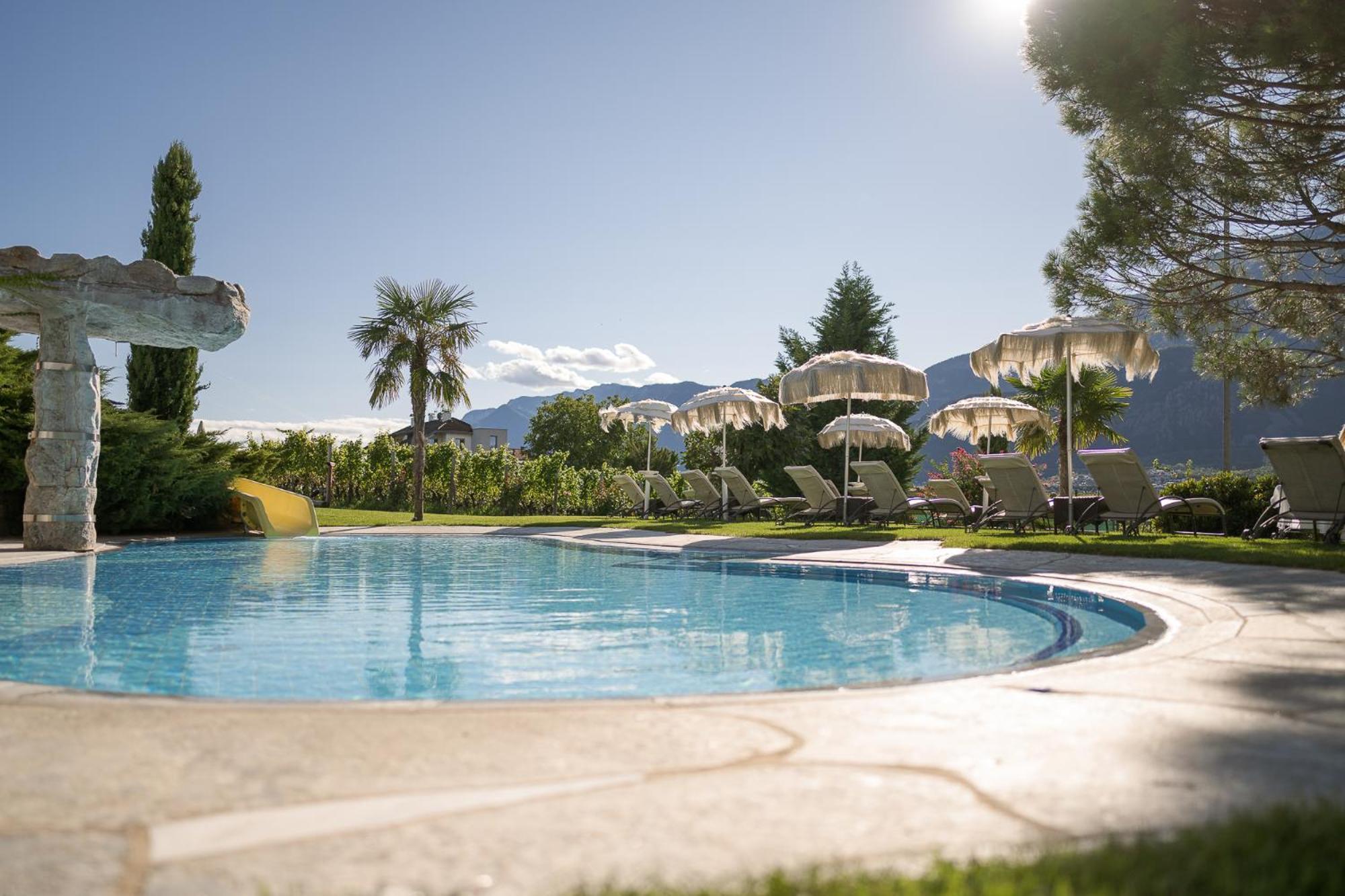 Weinegg Wellviva Resort Appiano Sulla Strada Del Vino Ngoại thất bức ảnh